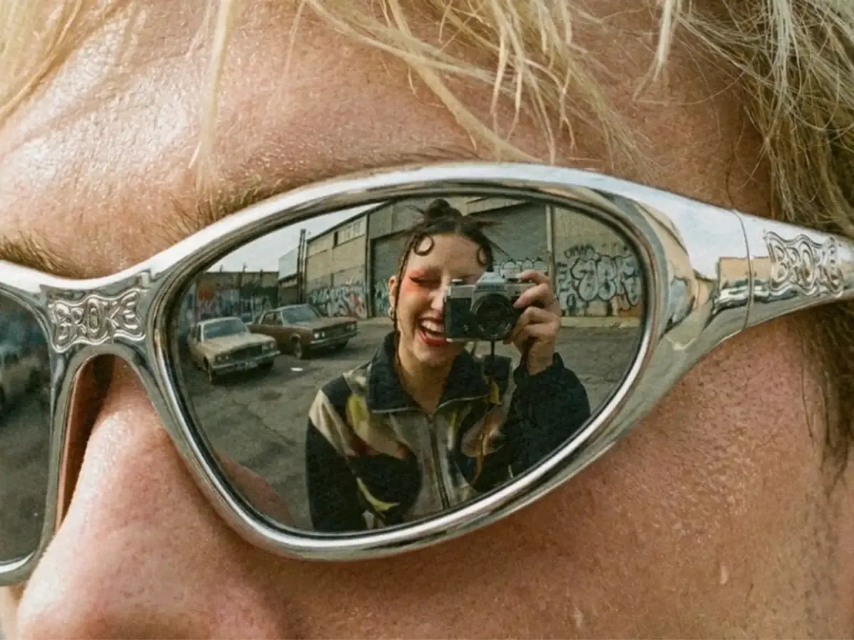 Seedream Pro sample: Reflection in chrome sunglasses